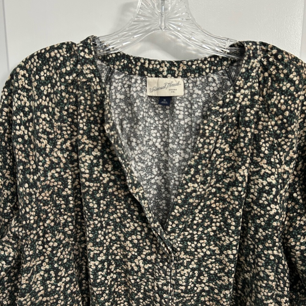 Universal Thread Blouse - Picture 3 of 6
